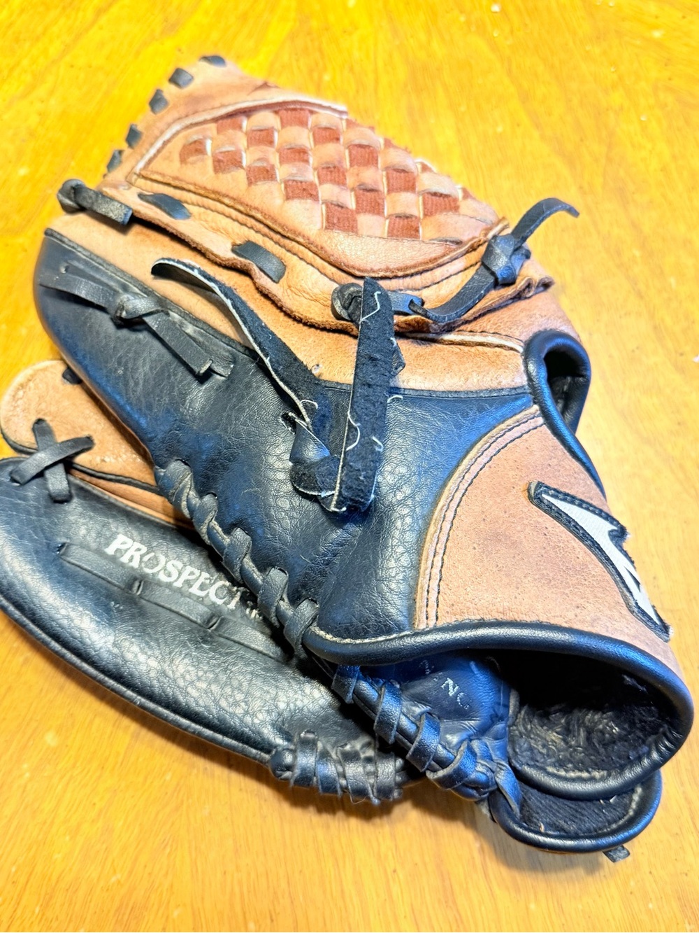 Mizuno Prospect Youth Baseball Glove Brown Black Leather Pre-Owned